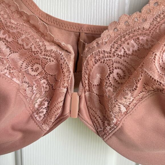 Glamorise Wonderwire Front-Close Underwire Bra in Cappuccino - Picture 3 of 6
